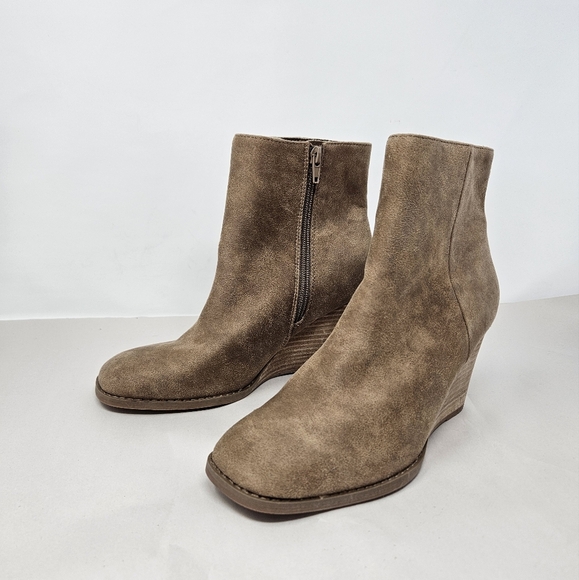 Dolce Vita Rupart Womens Wedge Booties Sz 7 Tan Truffle Faux Suede Square Toe - Picture 3 of 10